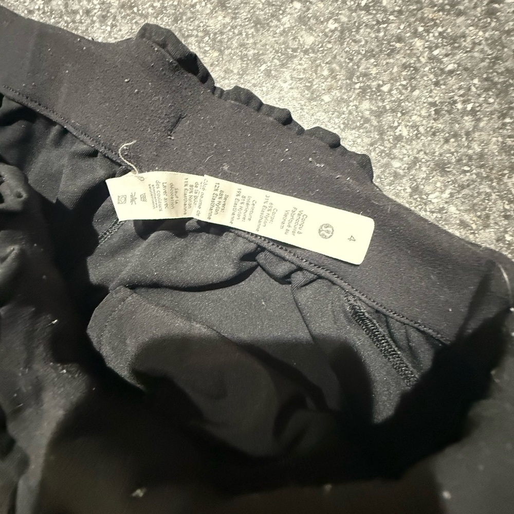 Lululemon Women’s workout pants black size 4